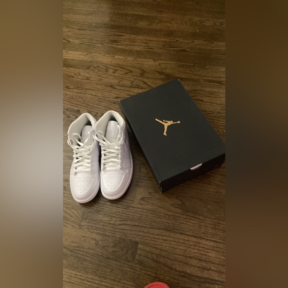 New Jordan Retro 1 ( LOCAL PICKUP ONLY) CHICAGO ILLINOIS. Message Directly.